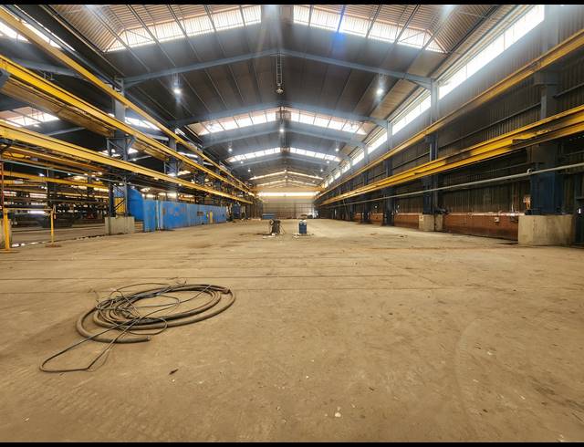 3,240M² WAREHOUSE TO LET IN ROODEKOP